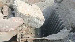 Darkness Black Stone Breaking With Jaw Machine  | Stuck stone Here : Rock Crushing 