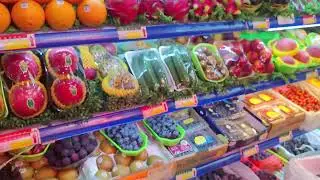 SMALL FRUIT SHOP IN CHINA