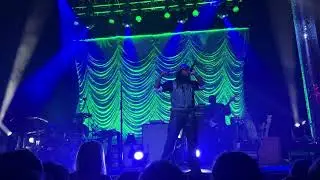 Leon Thomas - Crash & Burn Live | Mutts Don&rsquo;t Heel Tour Denver 