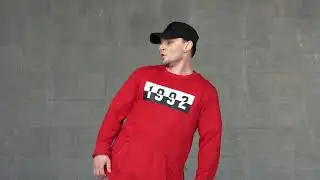 We print your t-shirts, hats and all other merchandise www.blastpopmedia.com