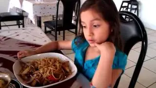 almorzando en el restaurante chin pun peru