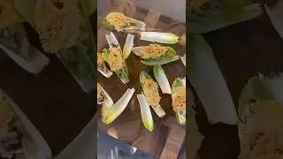 Куриный салат с кусочками эндива