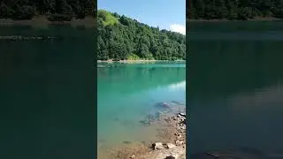 Зелёное озера на перевале Годердзи. Грузия.