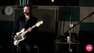 Exclusive: All Tvvins perform End of the Day
