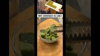 Fresh mint & coriander ice cubes &ndash; cooling freshness to your drinks or meals! 🌿 #food  #mintdrink