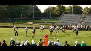 Tehran parker running the ball for Washington high 2023