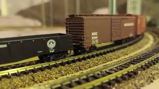 Watching a Reading F7! | N scale Model Railroad