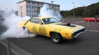 72' plymouth Roadrunner burnout !!!