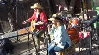 The Keller Sisters get Stumped