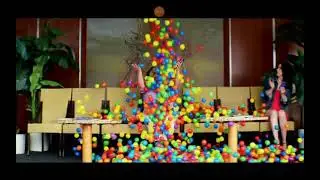 Wheel of Fortune PUZZLE POP TV Commercial Out come Balloon Balls (2015-Present)