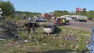 Multi-vehicle wreck shuts down part of Center Point Parkway