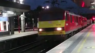 Class 90040 & 90019 - DB Cargo - At Speed - 