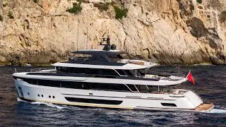 Van der Valk&rsquo;s 35-metre &lsquo;Lalabe&rsquo; superyacht