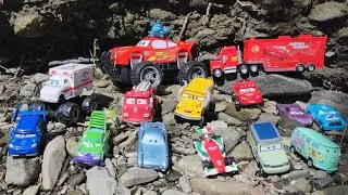 Looking for Disney Pixar Cars : Lightning Mcqueen, Doctor Feel Bed, Mater, Fillmore, Dj, Frank, Rayo