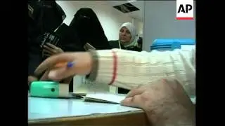 Muslim pilgrims get swine flu jabs at Egyptian border