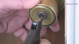 Kansas City residents warn locksmiths charging absurd rates