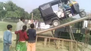 Dangerous Auto Rickshaw Stunt