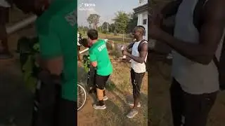 Sadio Mane gifts his jersey to Naby Keita at AFCON 2021 Cameroon ✌