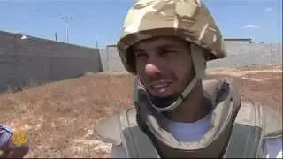 Young recruits for bomb disposal unit in Libya