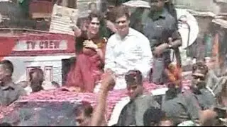 Rahul to file nomination in Amethi, Priyanka joins him for roadshow