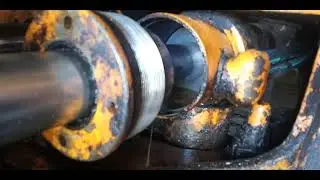Swing cylinder seal replacement Case 580D
