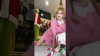 Get on the ground like&hellip; Cindy Lou who all grown up #thegrinch #cindylouwho #cosplay #jerseyvirago