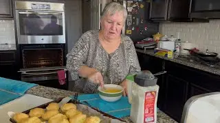Mama Nina ne pregătește de Revelion bunătăți de bunătăți🆘Hai la Mulți Ani Tuturor🍾🥂🎂🎁🎄