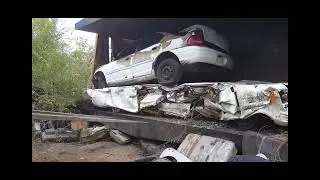Crushing old Chevy van #autoparts #carcrushers