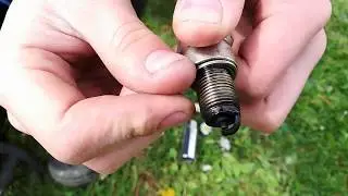 TUTO - COMMENT NETTOYER une BOUGIE D'ALLUMAGE !