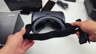 2017 Gear VR: How to Put the Head Straps On.