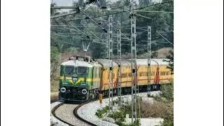 WAG9HC 33056 UNIQUE SILVER/GREEN/YELLOW/GREEN FREIGHT ENGINE HAULING SALEM EXPRESS TRAIN