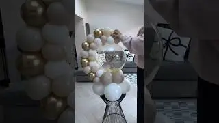 🤍✨BALLOON HUGS ✨🤍 #balloonartist #balloonstylist #birthdayballoons #balloondesign #eventdecor