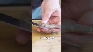 How to prepare raw king prawns for frying