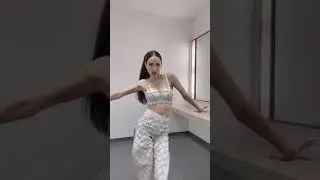 Natapohn On The Ground Shorts | Short Dance Video