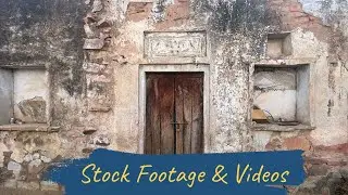 Abandoned Indian House | Old Wooden Door & Cracked Walls