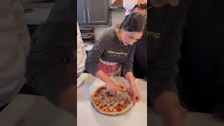 MOM OR DAD? PIZZA CUTTING CHALLENGE! 😳 #shorts