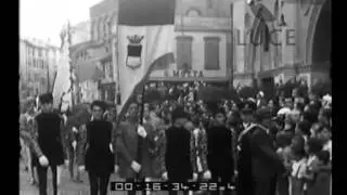 Gara degli sbandieratori con corteo storico nel Palazzo Estense di Ferrara.
