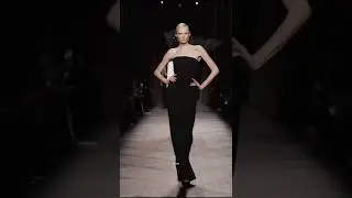 She made history ❕#modeloftheyear #fashionawards #model #supermodel #alexconsani