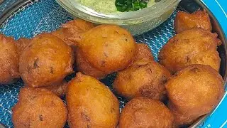 Mysore bajji recipe! with spicy chatni!  snack Mysore bonda! मैसूर भज्जी या बोंडा