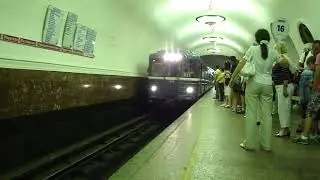 Exclusive  St Petersburg's Metro System Метро В Санкт петербурге 2010