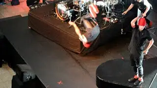 Holding on to You Live In Manila - Twenty One Pilots