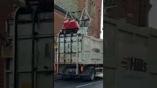 Hills Waste Daf Toploader Collecting Glass!