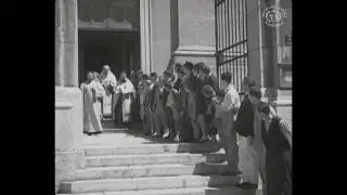 Beograd, 1932. Bogosluženje sveštenika ispred Saborne crkve.