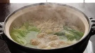 水炊きの作り方（鶏肉・本格博多風レシピ） - How to make Mizutaki (Chicken Hot Pot)