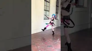 IRL Jinx cosplay | League of Legends