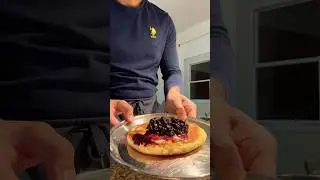 SDK cooks hot Buttermilk pancakes, blueberry coulis 🥞🫐😋 #shorts