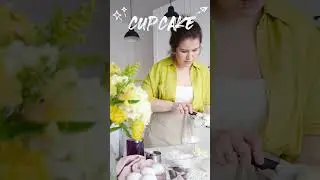 Perfect Vanilla Cupcake Recipe Video | How to make Fluffy, Moist Cupcakes #shorts #Jinglee