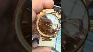 Rolex Lady-Datejust из желтого золота с деревянным циферблатом &mdash; элегантные и редкие часы.