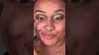 RHINESTONE CUTCREASE LOOK IN 15 SECONDS #rhinestonemakeup #rhinestoneeyes #rhinestones #silver
