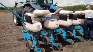 NEW HOLLAND TM 155 ÉS A KUKORICA VETÉS. Csalamádé kukorica vetése. / MTZ Agro VLOG /